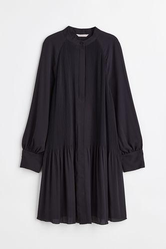 Plissiertes Kleid Schwarz, Alltagskleider in Größe XS. Farbe: - H&M - Modalova