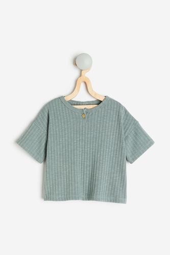 Geripptes Shirt Mattgrün, T-Shirts & Tops in Größe 68. Farbe: - H&M - Modalova