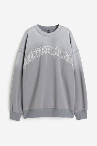 Oversized Sweatshirt mit Print Grau/Modernism, Sweatshirts in Größe L. Farbe: - H&M - Modalova