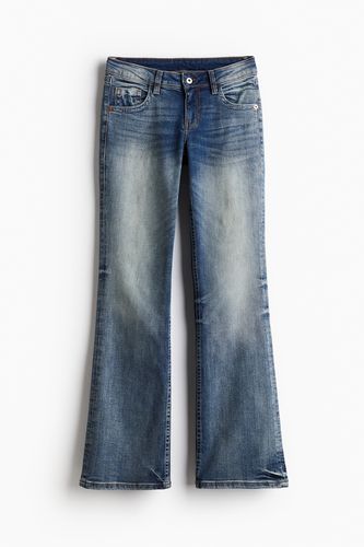 Flared Low Jeans Denimblau, Straight in Größe 44. Farbe: - H&M - Modalova