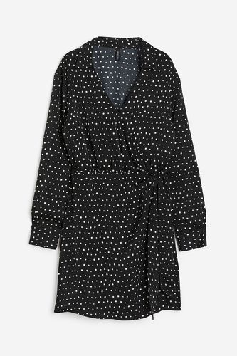 Blusenkleid aus Satin Schwarz/Gepunktet, Alltagskleider in Größe XS. Farbe: - H&M - Modalova