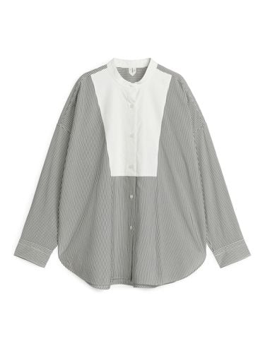 Lätzchen-Hemd im Kontrastdesign Weiß/Grau, Freizeithemden in Größe 36. Farbe: - Arket - Modalova
