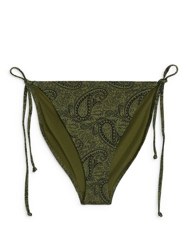 Bikinitanga mit Schnürung Grün/Paisley, Bikini-Unterteil in Größe 34. Farbe: - Arket - Modalova