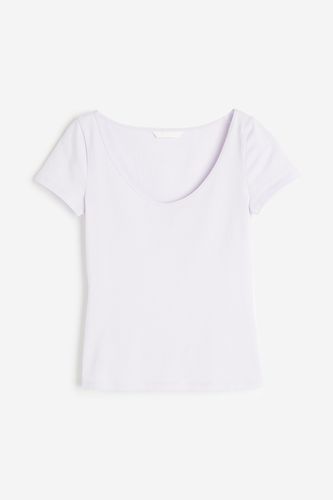 Figurbetontes T-Shirt Flieder in Größe XL. Farbe: - H&M - Modalova