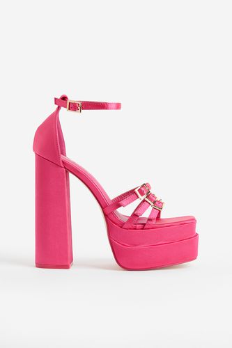 Enya Pink Satin, Heels in Größe 40. Farbe: - Public Desire - Modalova