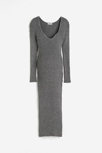 MAMA Geripptes Strickkleid Schwarzmeliert, Kleider in Größe XL. Farbe: - H&M - Modalova