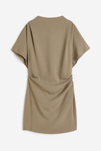 Gerafftes Kleid aus Crêpe Dunkelbeige, Alltagskleider in Größe XXL. Farbe: - H&M - Modalova