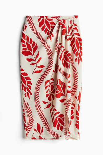 Wickelrock aus strukturiertem Strick Cremefarben/Rot gemustert, Röcke in Größe M. Farbe: - H&M - Modalova