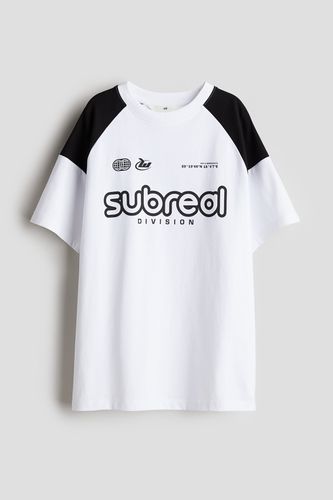 T-Shirt mit Print Weiß/Subreal, T-Shirts & Tops in Größe 158/164. Farbe: - H&M - Modalova