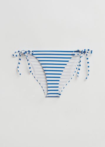 Bikinihose mit seitlichen Bindebändern Blau/Weißgelb, Bikini-Unterteil in Größe 44. Farbe: - & Other Stories - Modalova