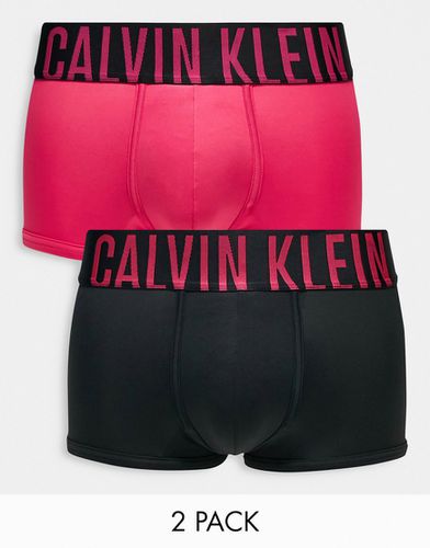 Confezione da 2 paia di boxer aderenti neri e rosa a vita bassa a contrasto - Calvin Klein - Modalova