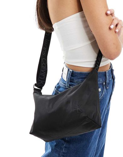 Borsa da spalla ultraleggera nera - Calvin Klein Jeans - Modalova