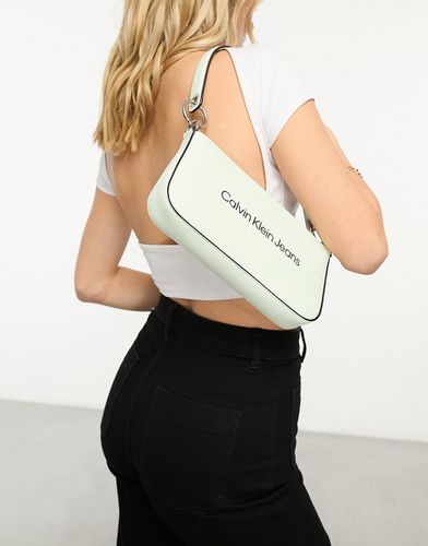 Borsa da spalla strutturata bianca - Calvin Klein Jeans - Modalova