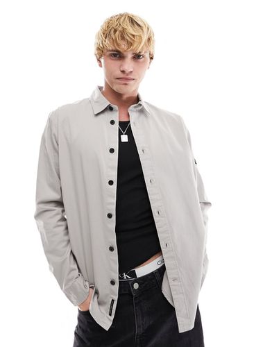 Camicia comoda grigia con monogramma del logo applicato - Calvin Klein Jeans - Modalova