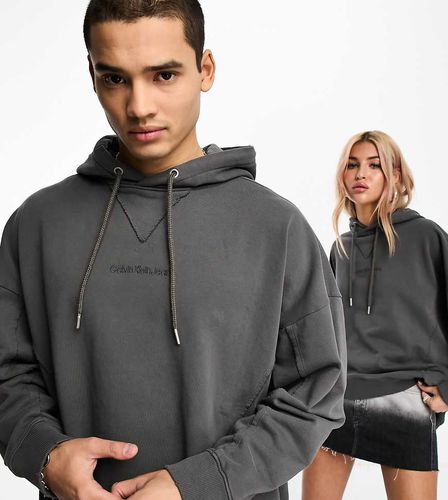 Felpa unisex oversize grigia con cappuccio e cuciture a vista - In esclusiva per ASOS - Calvin Klein Jeans - Modalova