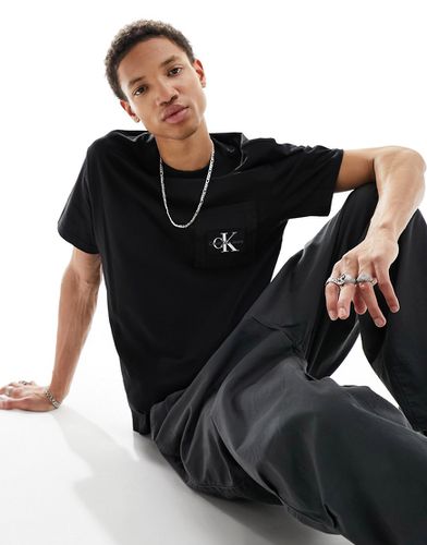 T-shirt nera in ripstop con pannelli - Calvin Klein Jeans - Modalova