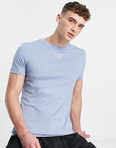 T-shirt slim azzurra con logo su due righe - Calvin Klein Jeans - Modalova