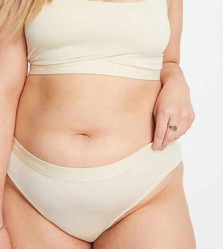 Taglia Comoda - Form To Body - Slip bikini color pietra con logo tono su tono - Calvin Klein - Modalova