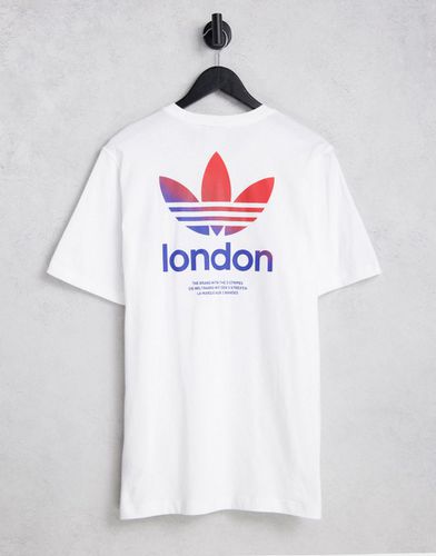 T-shirt bianca con logo e scritta "London" sul retro - adidas Originals - Modalova