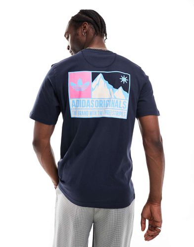 T-shirt con grafica con montagne - adidas Originals - Modalova