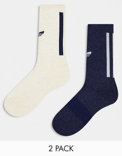 Confezione da 2 paia di calzini bianco sporco e blu navy con trifoglio - adidas Originals - Modalova
