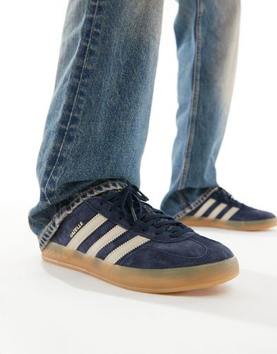 Gazelle Indoor - Sneakers blu navy e beige - adidas Originals - Modalova
