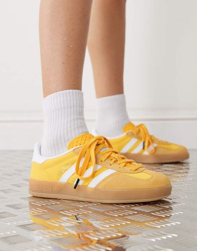 Gazelle Indoor - Sneakers gialle e bianche - adidas Originals - Modalova