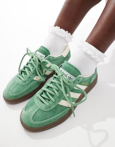 Handball Spezial - Sneakers verdi e bianche con suola in gomma - adidas Originals - Modalova