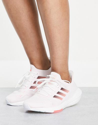 Adidas Running - Ultraboost 22 - Sneakers bianche e rosa - adidas performance - Modalova