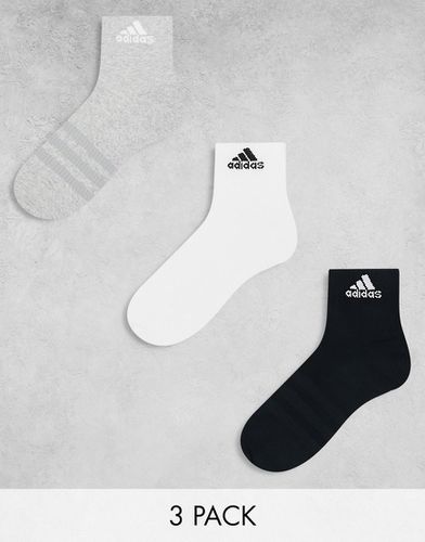 Adidas - Training - Confezione da 3 paia di calzini alla caviglia neri, bianchi e grigi - adidas performance - Modalova