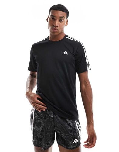 Adidas - Training Essential - T-shirt nera con 3 strisce - adidas performance - Modalova