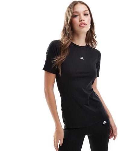 Adidas Training - T-shirt nera in tessuto Techfit - adidas performance - Modalova