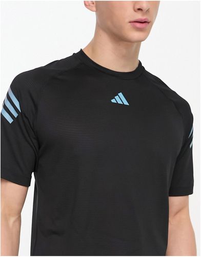 Adidas Training - Train Icons - T-shirt nera con 3 strisce sfumate - adidas performance - Modalova