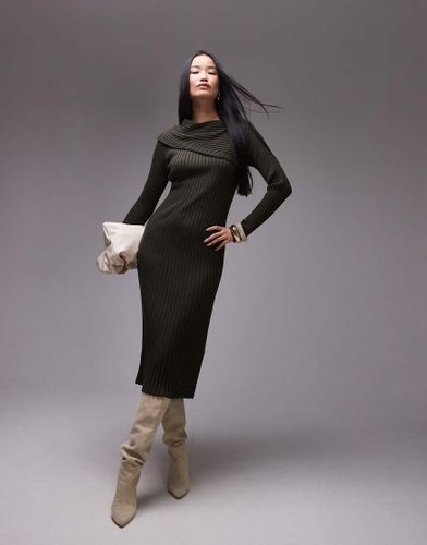 Robe mi-longue en maille à épaules asymétriques - kaki - Arket - Modalova