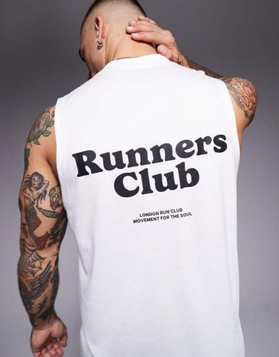 Run Club - Top senza maniche oversize in tessuto tecnico quick dry con stampa sul retro - ASOS - Modalova