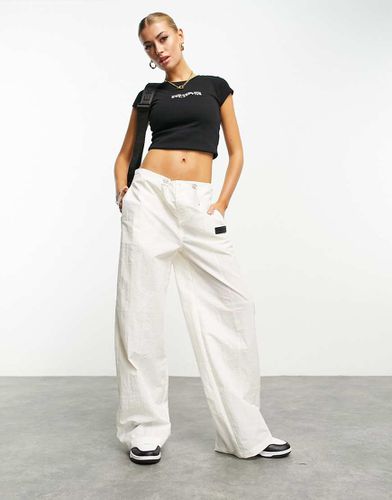 Pantaloni cargo in nylon écru - ASOS WEEKEND COLLECTIVE - Modalova