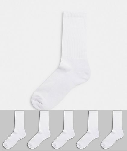 Confezione da 5 paia di calzini sportivi bianchi con base in spugna - ASOS DESIGN - Modalova