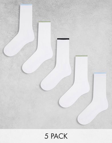 Confezione da 5 paia di calzini sportivi bianchi con bordo verde, blu e nero - ASOS DESIGN - Modalova