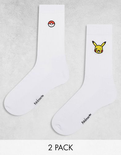 Confezione da 2 paia di calzini bianchi con ricami a tema Pokémon - ASOS DESIGN - Modalova