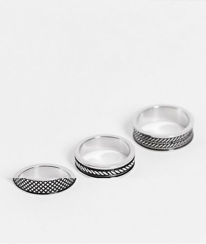 Confezione da 3 anelli a fascia in acciaio inossidabile resistente all'acqua color argento con decorazioni in rilievo - ASOS DESIGN - Modalova