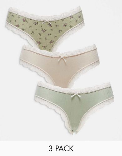 Confezione da 3 paia di slip stile brasiliana color avena, kaki e con stampa a fiorellini con finiture in pizzo - ASOS DESIGN - Modalova