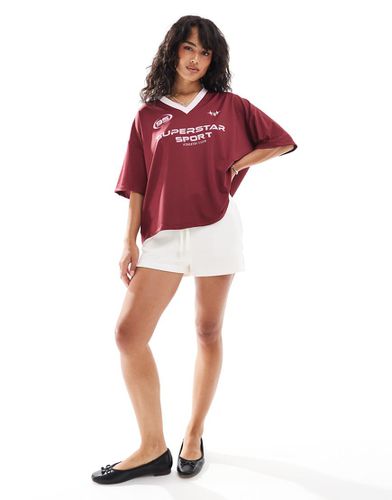 Camicia oversize stile college bordeaux con grafiche sportive - ASOS DESIGN - Modalova