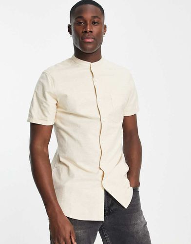 Camicia Oxford slim con collo serafino beige chiaro tinta in filo - ASOS DESIGN - Modalova