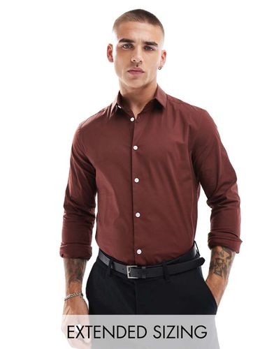 Camicia slim fit in popeline bordeaux - ASOS DESIGN - Modalova