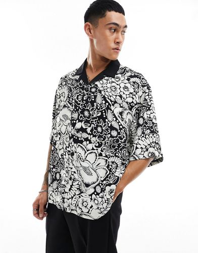 Camicia squadrata oversize con rever e stampa a fiori in bianco e - ASOS DESIGN - Modalova