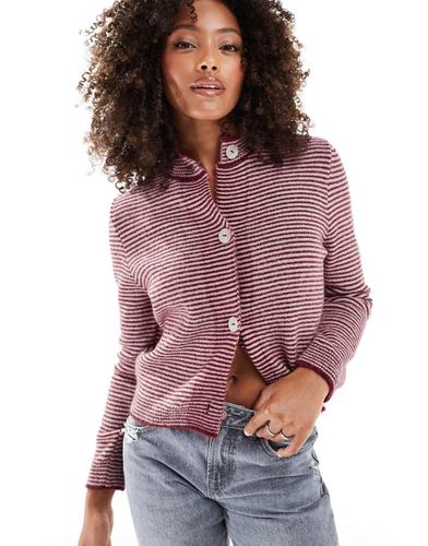 Cardigan girocollo corto in maglia a righe rosse e rosa - ASOS DESIGN - Modalova