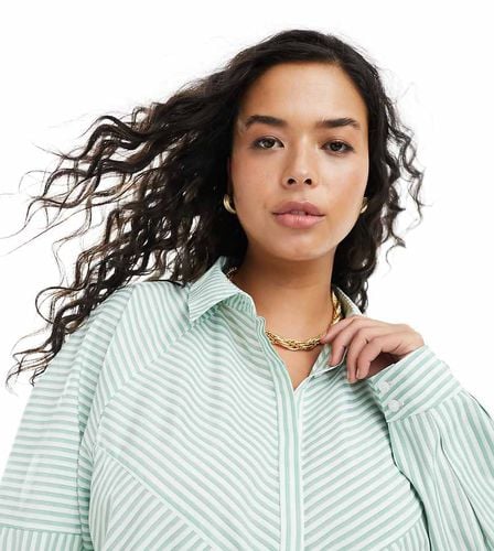 ASOS DESIGN Curve - Camicia verde a righe con spalle voluminose con dettaglio combinato - ASOS Curve - Modalova