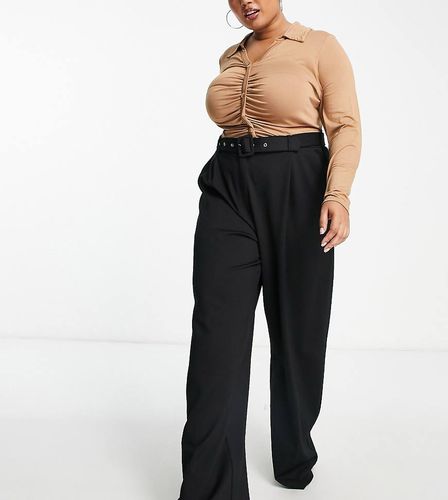 ASOS DESIGN Curve - Pantaloni in tessuto ponte a fondo ampio neri con cintura in tessuto - ASOS Curve - Modalova