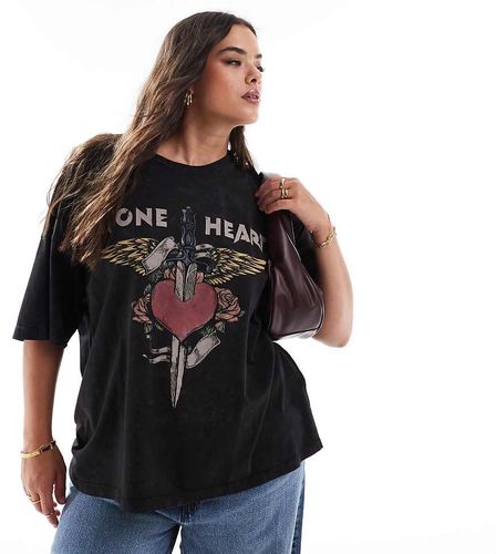 ASOS DESIGN Curve - T-shirt vestibilità boyfriend con stampa grafica rock "Stone Heart" color antracite slavato - ASOS Curve - Modalova