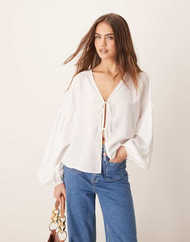 Blusa avorio allacciata sul davanti - ASOS DESIGN - Modalova